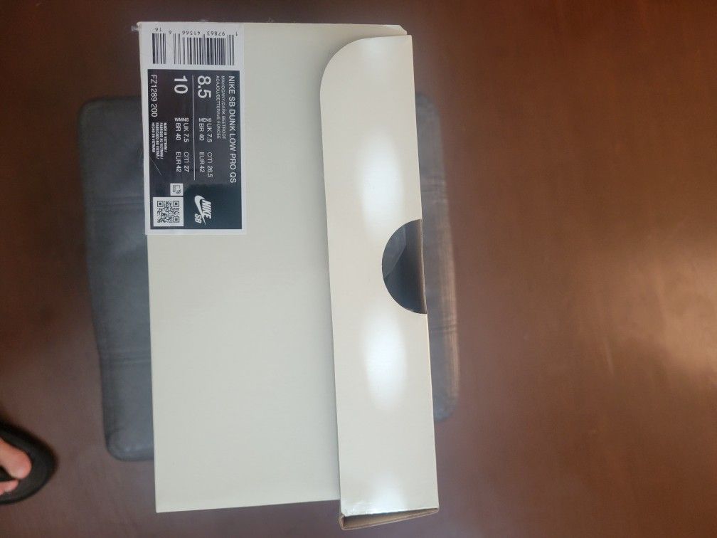 Jordan Sb Riots Size 8.5 M