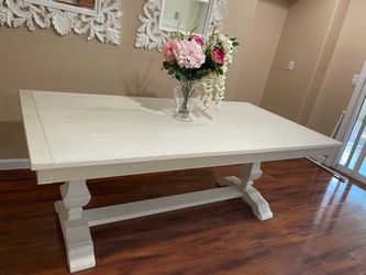 Pier 1 Imports dinning table (78’’, 102’’ fully extended)