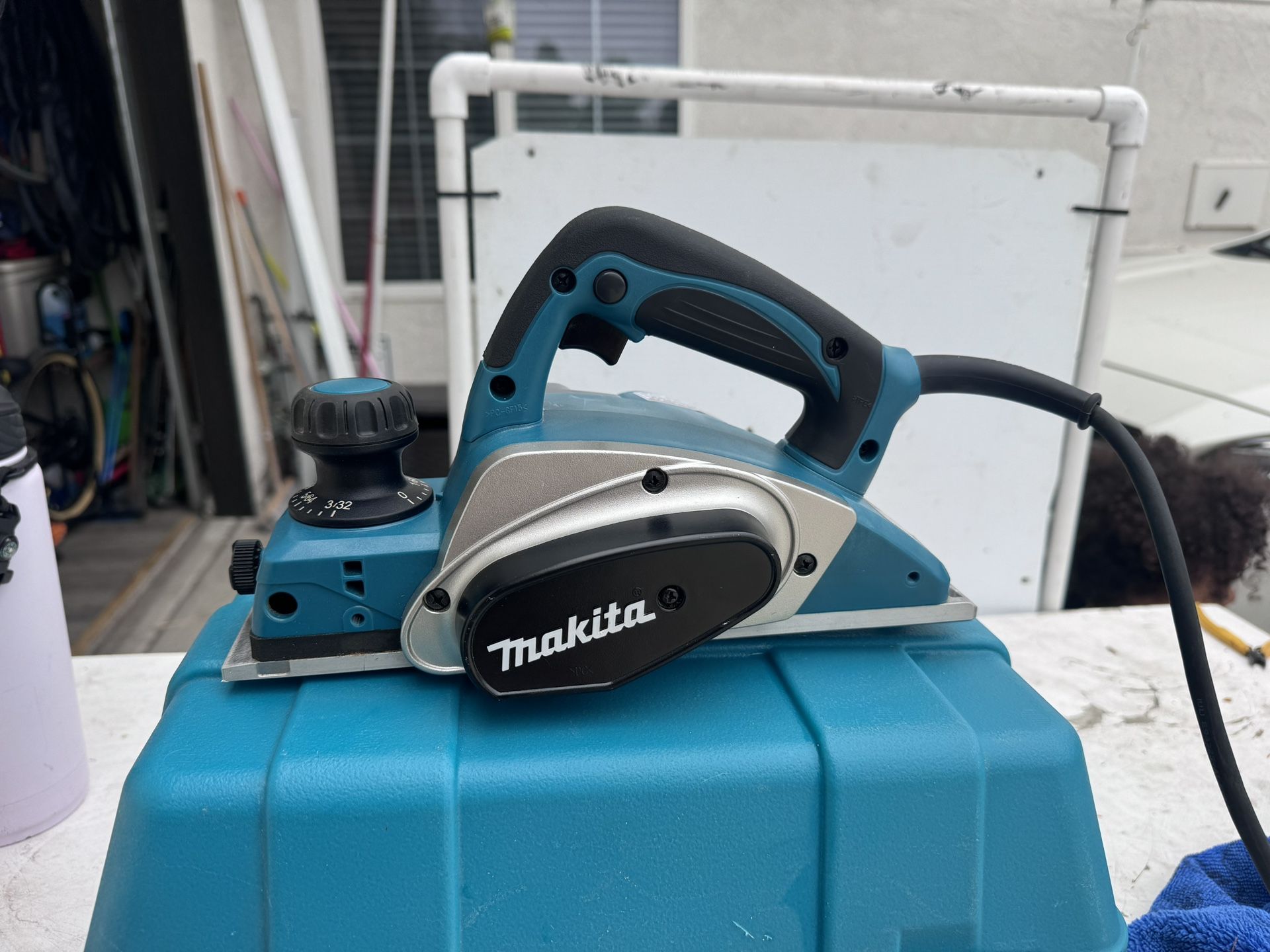 Makita Planer Rabot Cepillo KP0800
