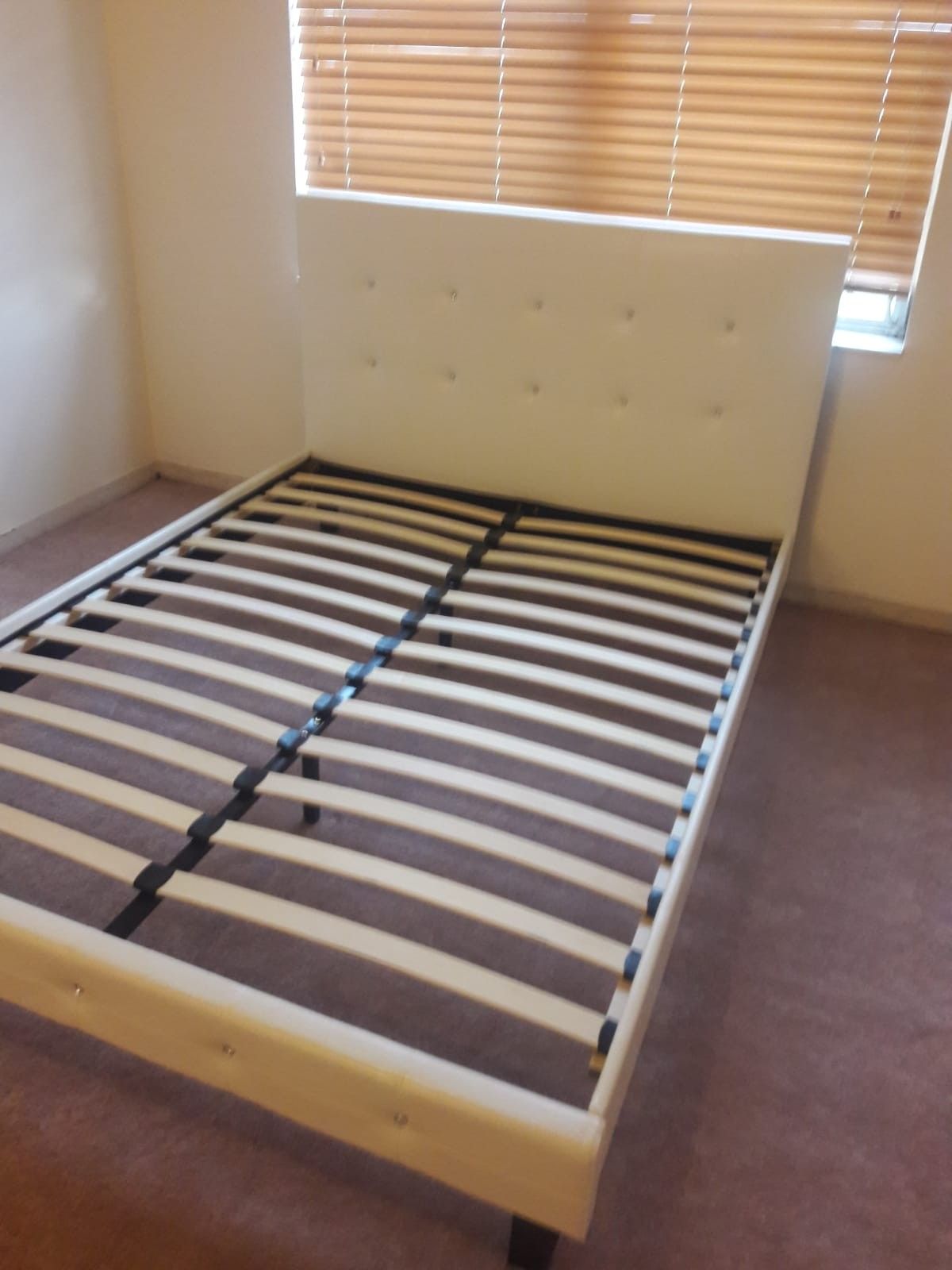 NEW QUEEN DIAMOND BED PLATFORM FRAME. LOCAL AREAS FREE DELIVERY 🚚