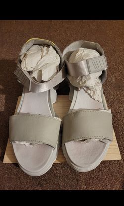 Sorel Kinetic Sandals Size 9.5 (26.5 Cm.)