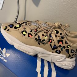 Womens Adidas Size 10