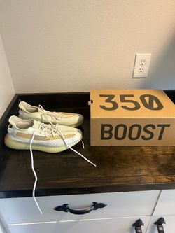 Yeezy 350 “Hyperspace” Size 12
