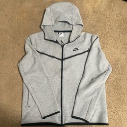 Gray Nike Tech Men’s Size L