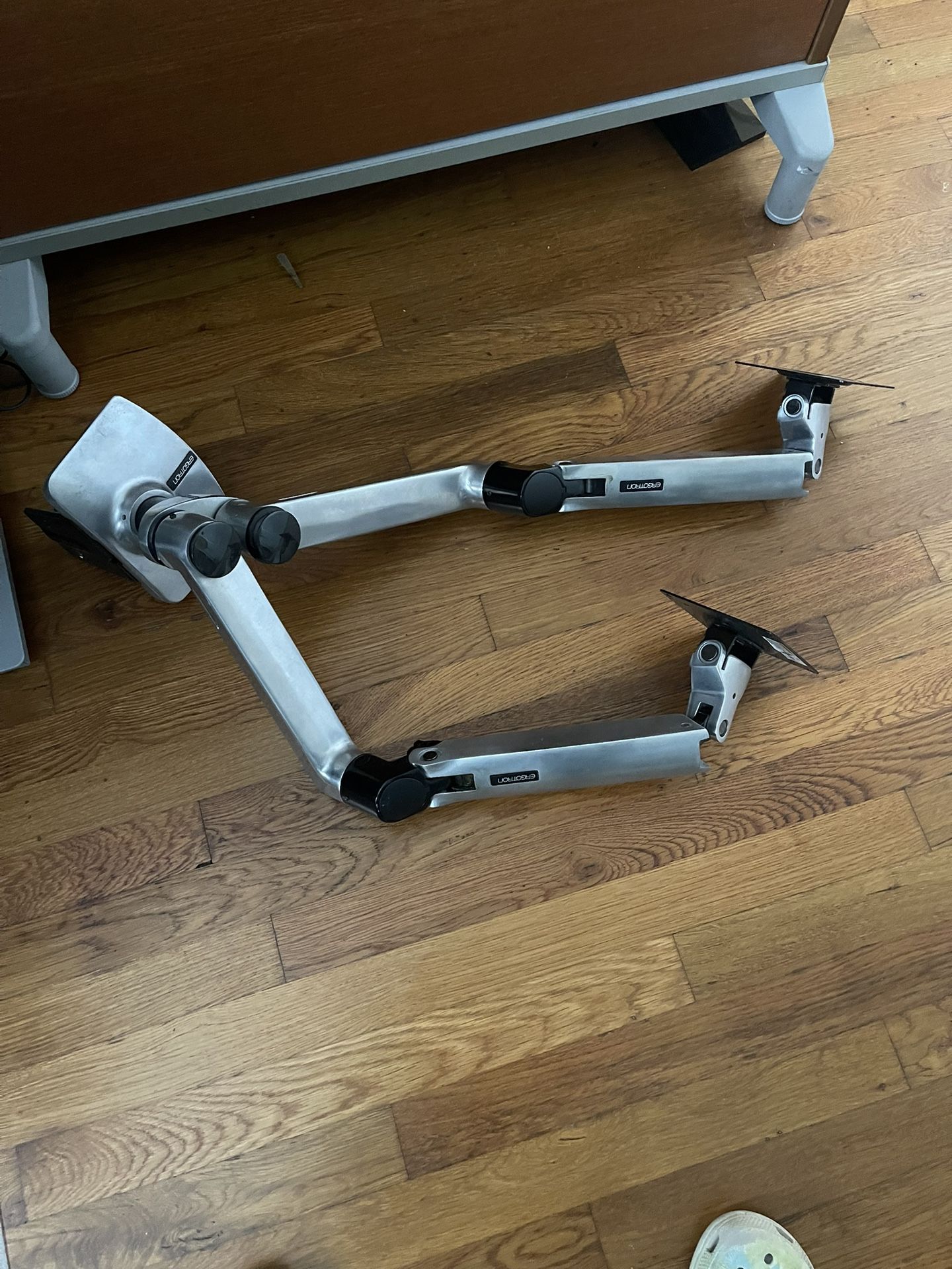Articulating Arm For Dual Monitor Setup