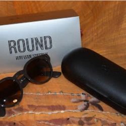 Ray-Ban Stories Round Smart Glasses - Black Frames with Green Classic G-15...