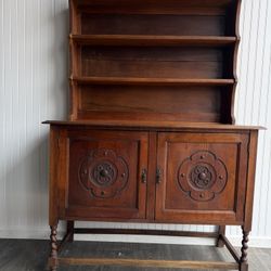 Hutch W/ Barley Twist Legs