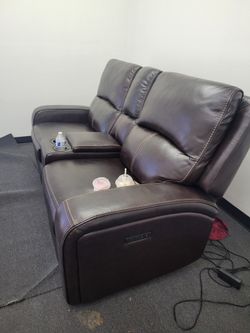 Reclining Couch With USB