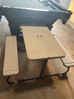 Kids foldable table