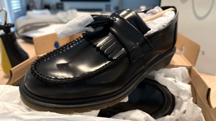 Dr. Martens Adrian Black size 9 Men (NEW)