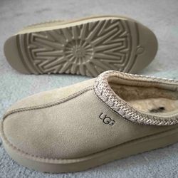 UGGS SAND 
