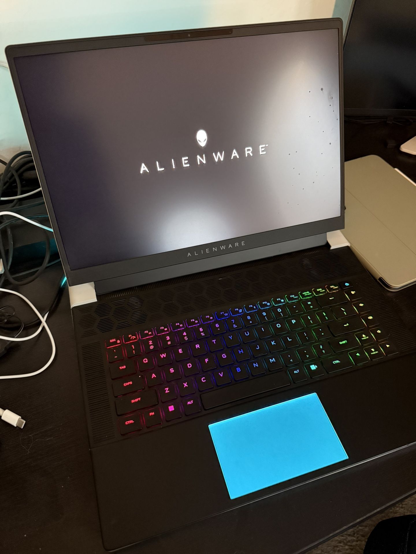 For Sale: Alienware x16 Gaming Laptop – Like New!