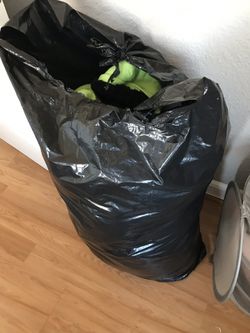 2 huge girls clothes 50$