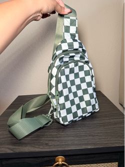 Green sling shoulder bag purse