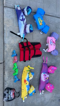 16-Piece Kids & Family Swim Bundle – Flotation Vests, Goggles, Accessories & Water Toys