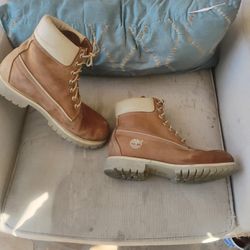 Size 10 Like New Timberland Boots New They R $189 Asking $30 
