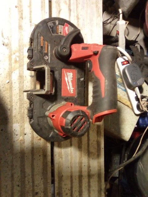 Milwaukee M-12 Bandsaw