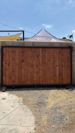 Gate