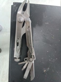 Leatherman Crunch Locking Pliers Multitool - Discontinued
