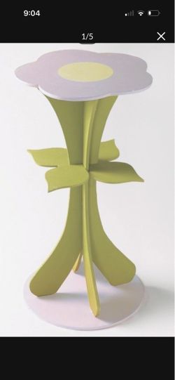 LOW PRICE MOVING- FLOWER SIDE TABLE GREAT FOR NURSERY