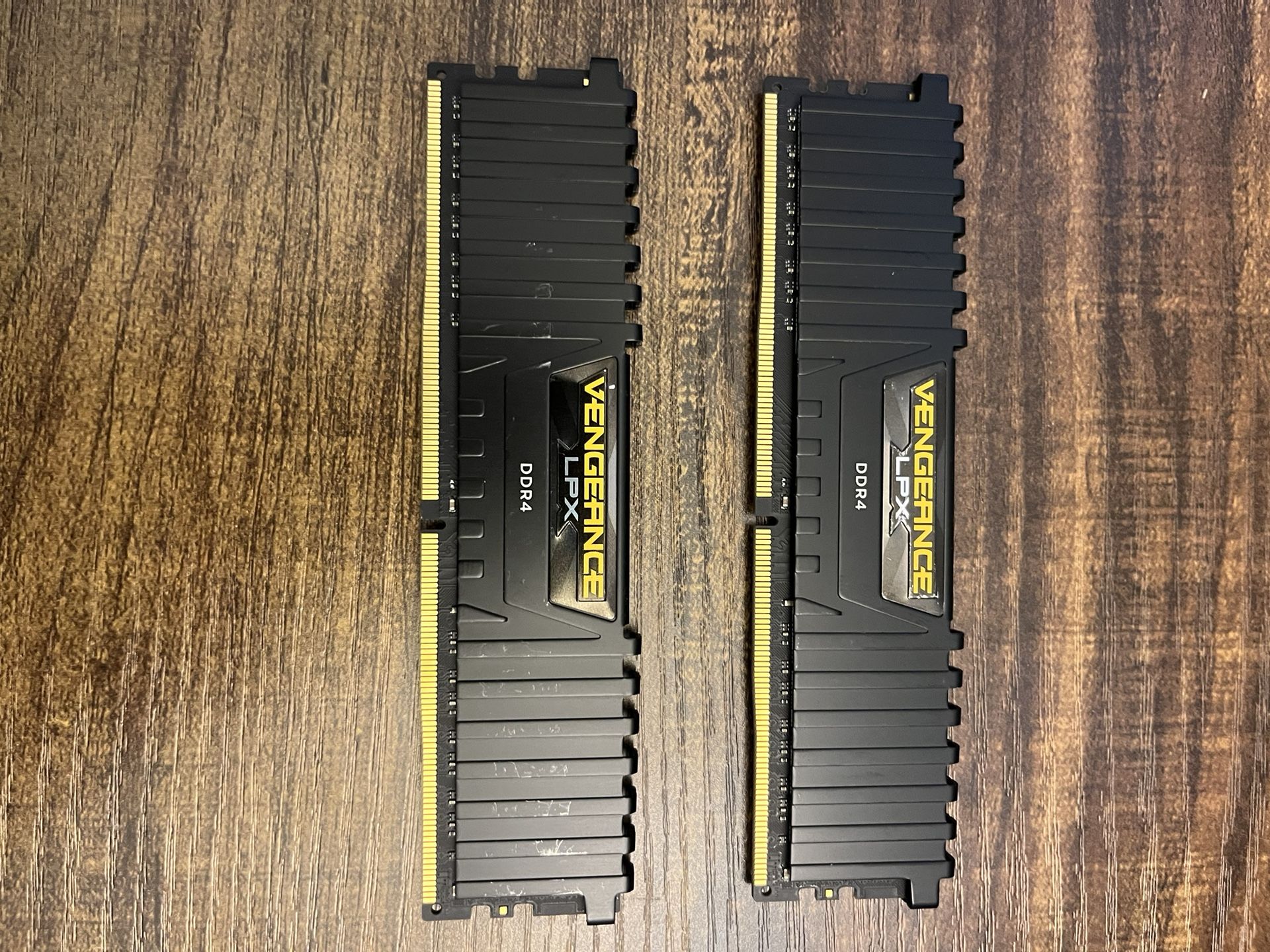 Corsair Vengeance LPX 16gb(8gbx2) DDR4 RAM Black