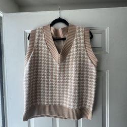 Beige Sweater Vest Size xL 