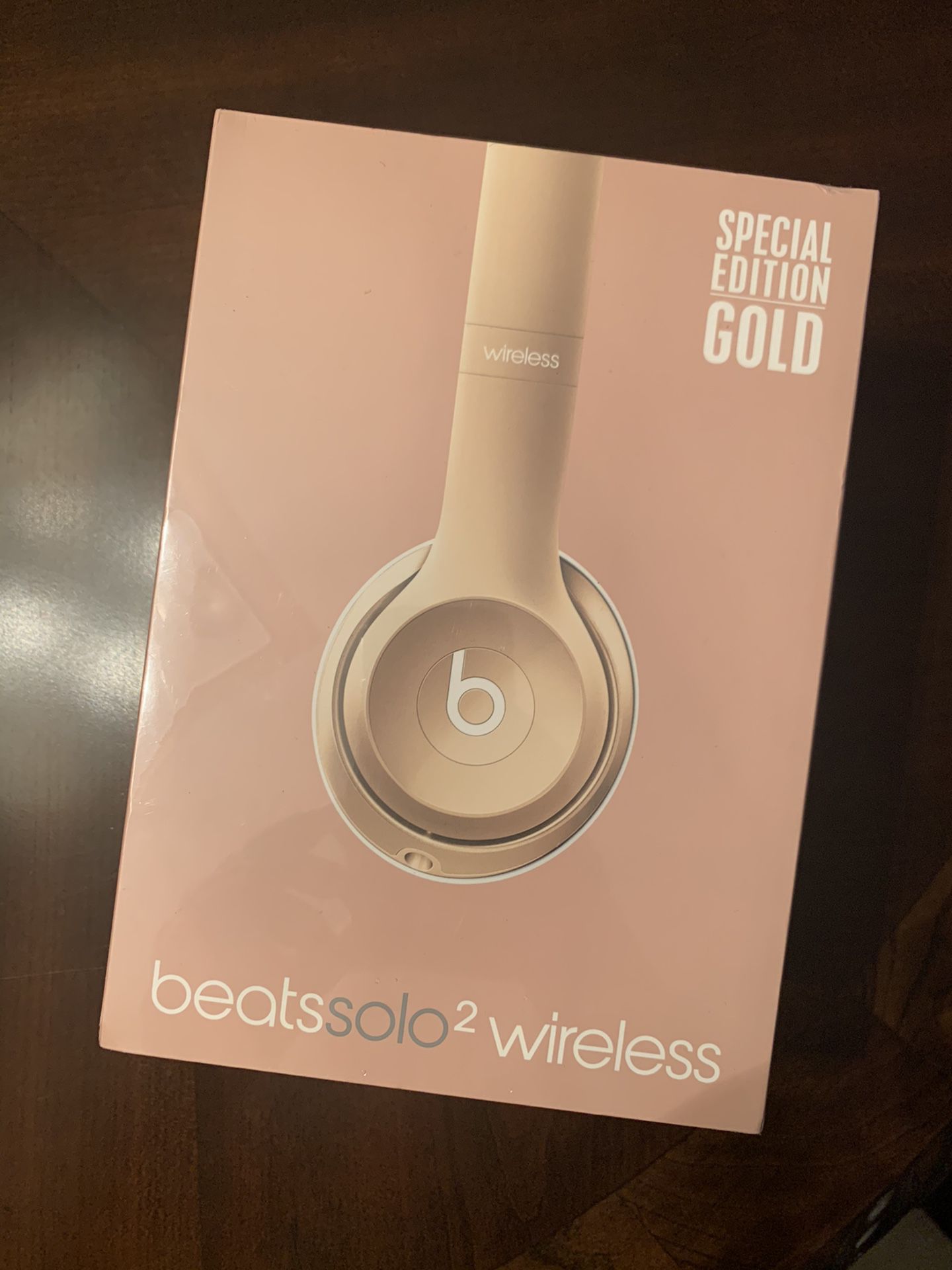 Beats solo 2 gold special edition