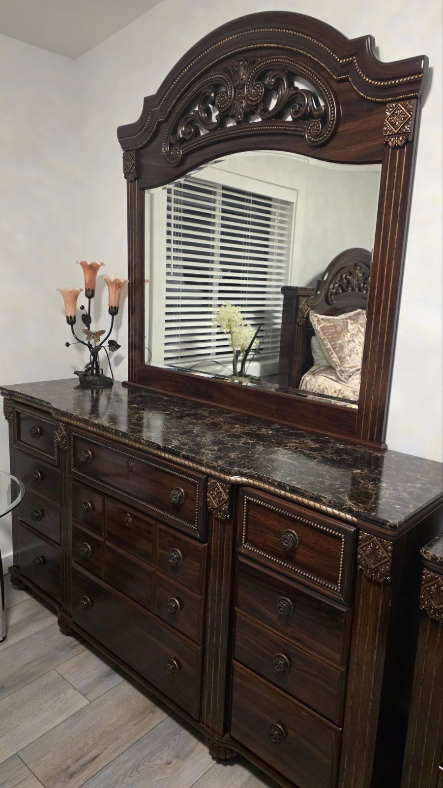 Queen Bedroom Furniture Set 