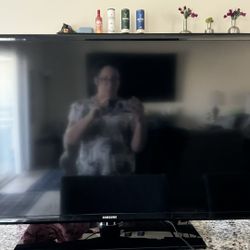 40 inch Samsung TV