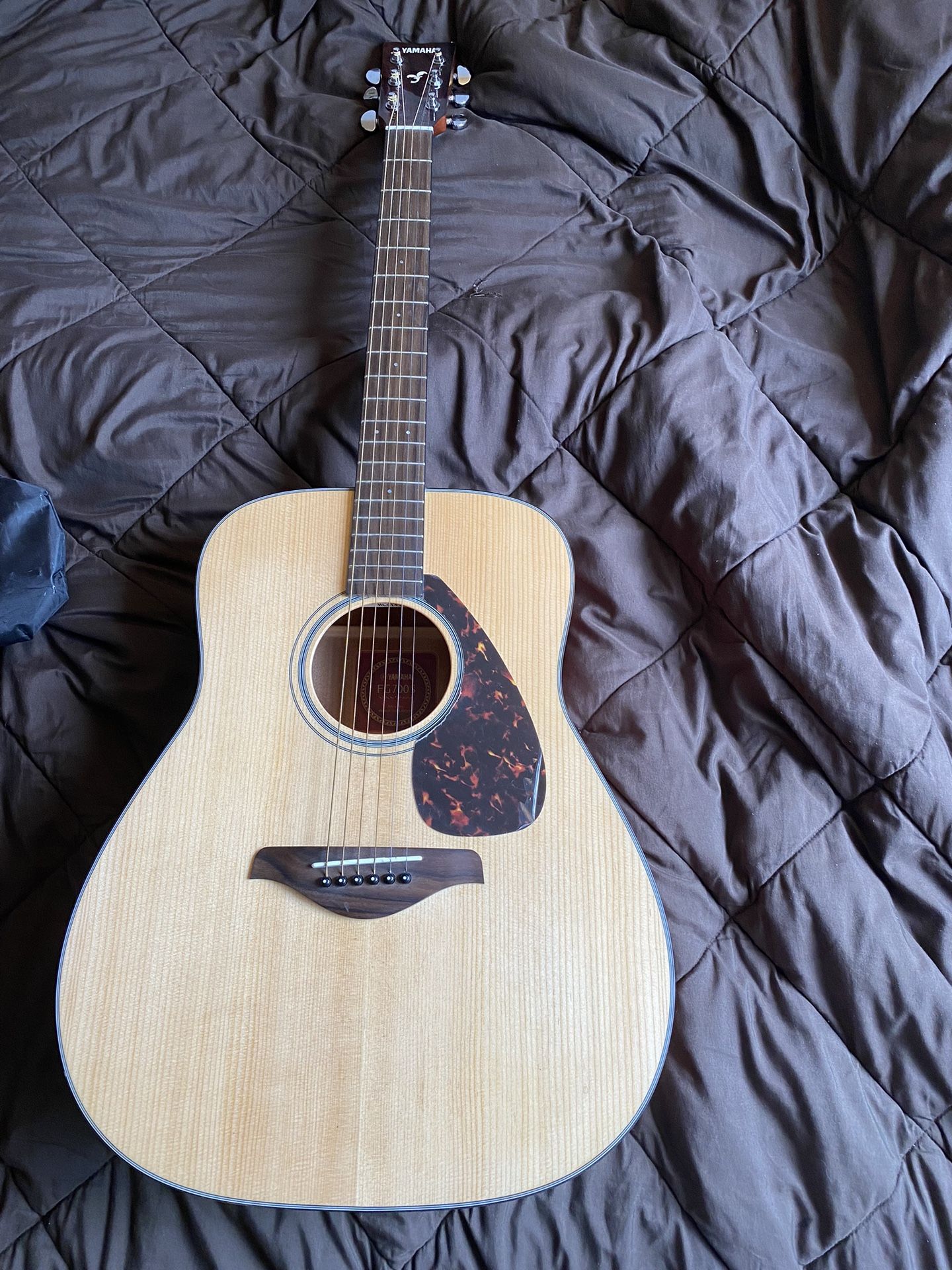 Acoustic Guitar Yamaha SG 700 S