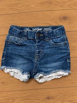 Cat & Jack Girls’ Denim Shorts – Size 2T