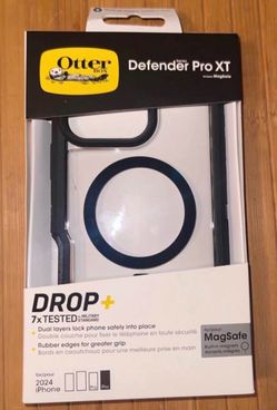 OtterBox - Defender Series Pro XT Hard Shell for MagSafe for Apple iPhone 16 Pro Max - Black