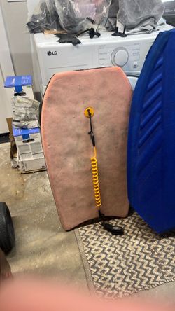 Boogie board with leashes