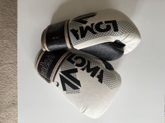 Venum Used 16 Oz Boxing Gloves - Lomachenko Arrow Edition