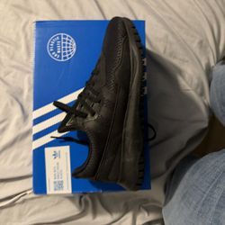 Black Adidas Size 5 