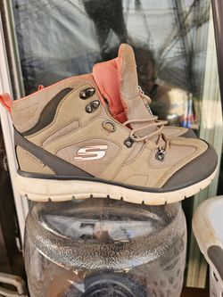 Sketchers hiking