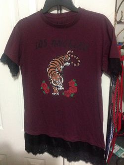 Gold Rush Women's Tunic T Shirt Los Angeles Size XS Burgundy Tiger Roses Lace, New without Tag.