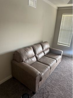 couch need gone asap