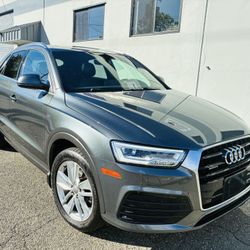 2018 Audi Q3  S line AWD 