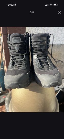Underarmour men’s waterproof boots size 10.5