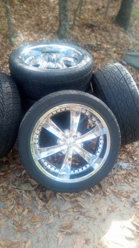 6 Tires 4 Universal Wheels 305/40R/22