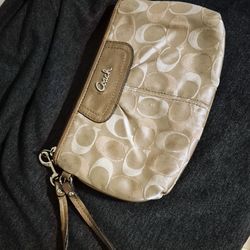 Coach vintage wristlet