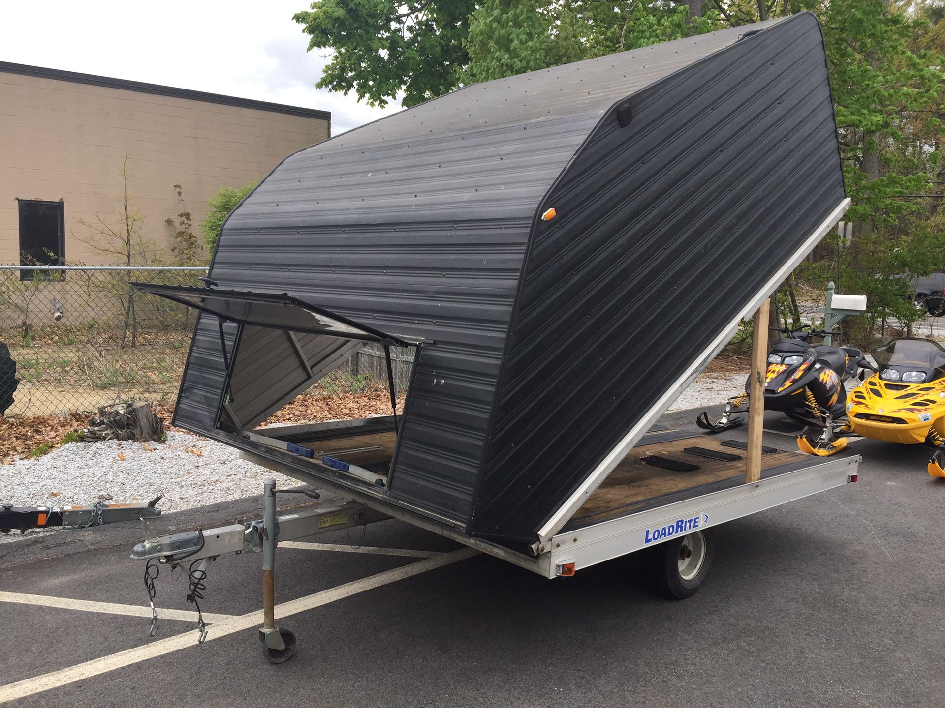 2008 LoadRite 10’x101” enclosed aluminum clam shell trailer will trade