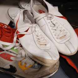 NKE DOG CLUB SNEAKERS Size 9 Mens