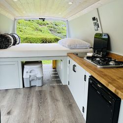 Full Rv With Bathroom And Shower