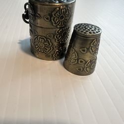 VTG Brass Floral EmbossedThimble & Case 1.5x1”