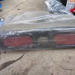 XTEND-A-STEP HITCH LIGHT