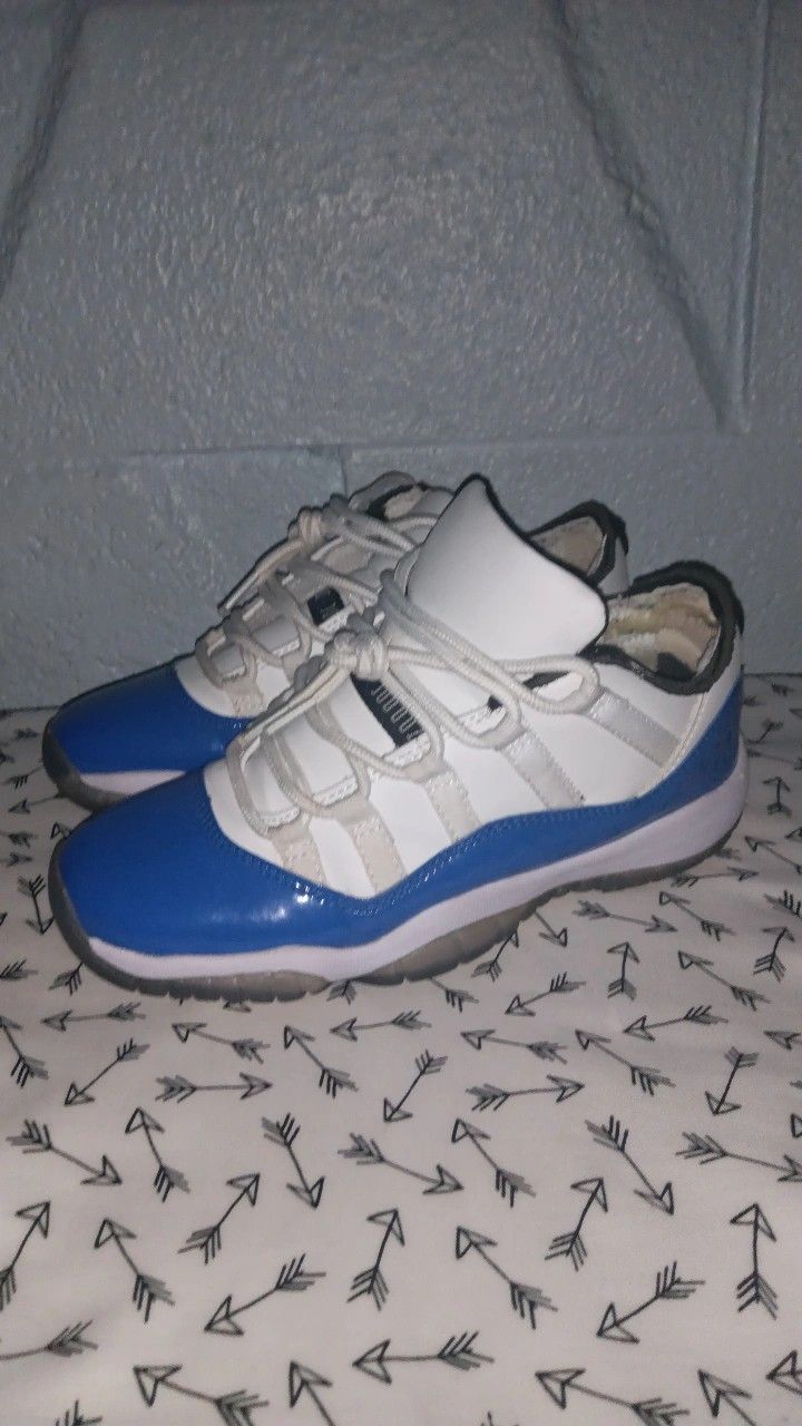 Jordan 11 Low Retro University Blue GS Read Description !!!