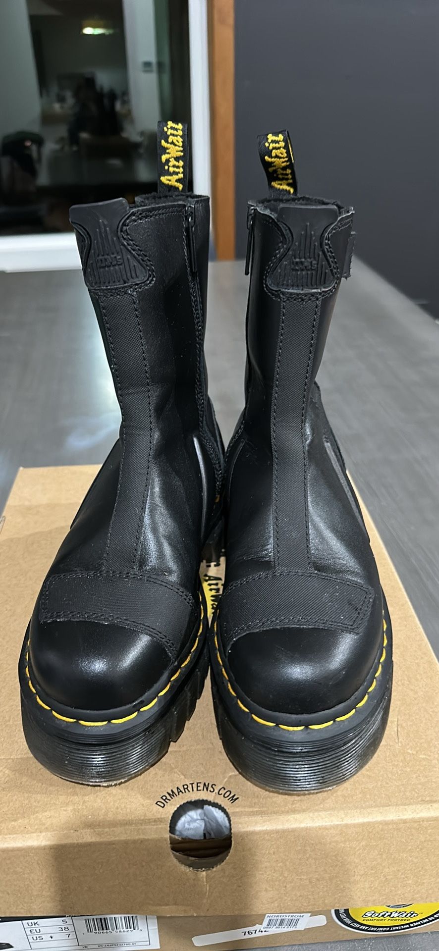 Dr. Martens Women Audrick Chelsea Hi (Black ) (US 7)