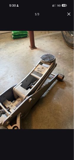 PITTSBURGH 2 Ton Low-Profile Racing Floor Jack with RAPID PUMP